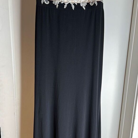 Nina Canacci Lace/Beaded top Mermaid gown 7368 - Picture 5 of 13